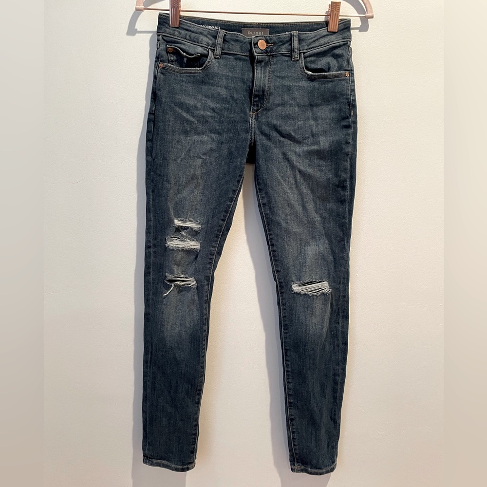 DL1961 Chloe Skinny Nebulous Distressed Girls Jeans. Size 14.
